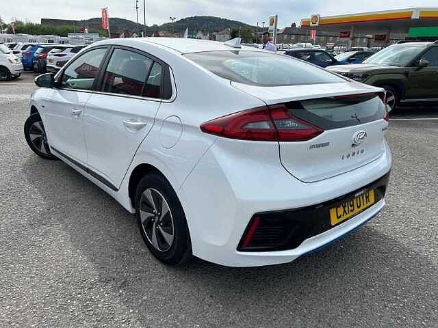 Hyundai Ioniq Hatchback 1.6 GDi Hybrid Premium 5dr DCT