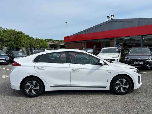 Hyundai Ioniq Hatchback 1.6 GDi Hybrid Premium 5dr DCT